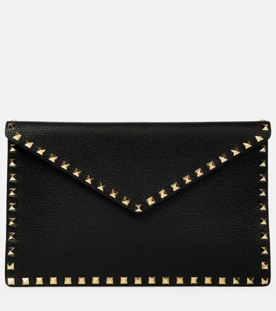Valentino Garavani Dnu Inv Valentino Rockstud Grainy Leather Pouch In Black