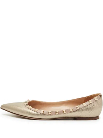 Pre-owned Valentino Garavani Rockstud Leather Flats In Gold