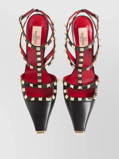Valentino Garavani Rockstud Leather Pumps In Black