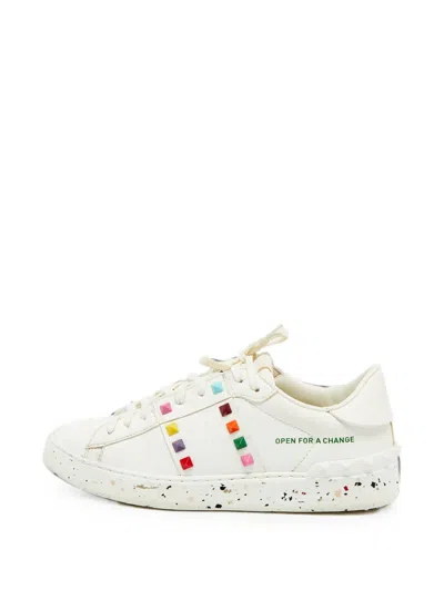 Pre-owned Valentino Garavani Rockstud Leather Sneakers In White