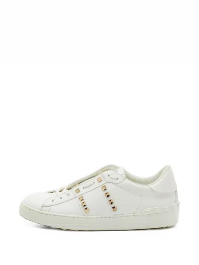 Pre-owned Valentino Garavani Rockstud Leather Sneakers In White