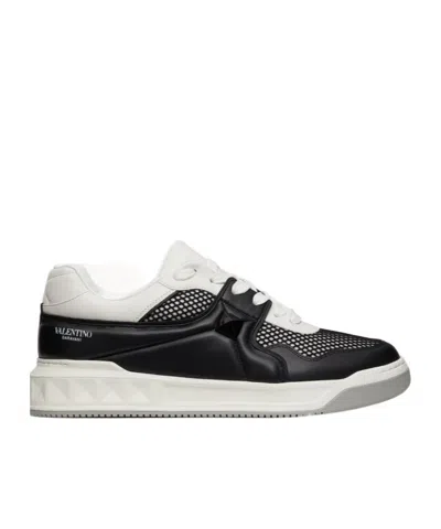 VALENTINO GARAVANI VALENTINO GARAVANI ONE STUD LACE-UP SNEAKERS