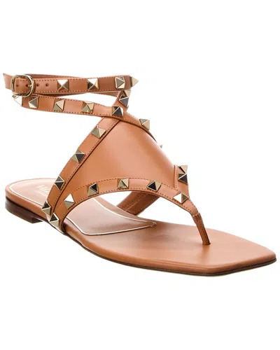 Valentino Garavani Valentino Rockstud Leather Thong Sandal In Beige