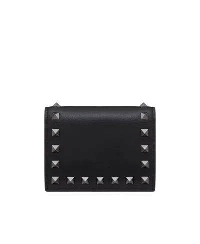 Valentino Garavani Valentino Small Rockstud Calfskin Wallet In Black