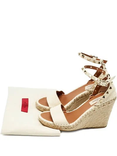 Pre-owned Valentino Garavani Rockstud Leather Wedge Espadrilles In Neutral