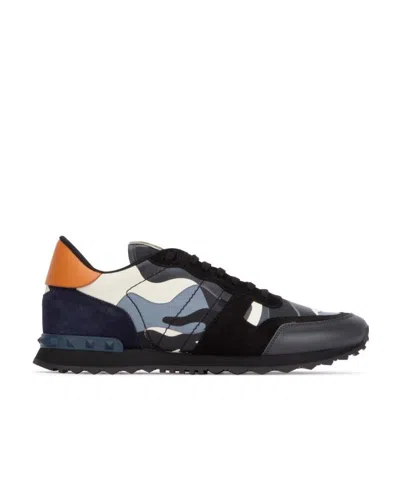 Valentino Garavani Rockstud Low-top Sneakers In Black