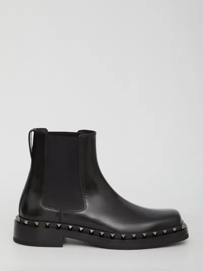 Valentino Garavani Rockstud M-way Boots In Black