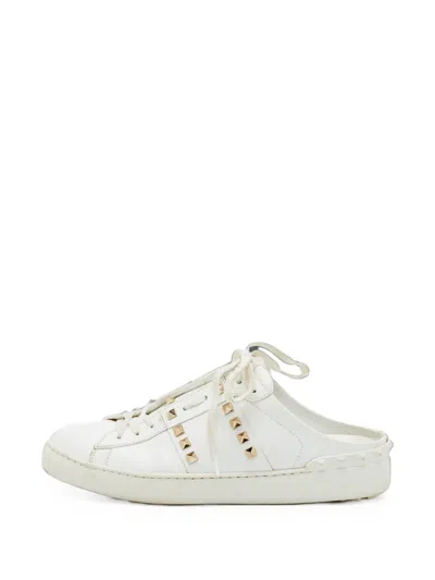 Pre-owned Valentino Garavani Rockstud Mule Sneakers In White