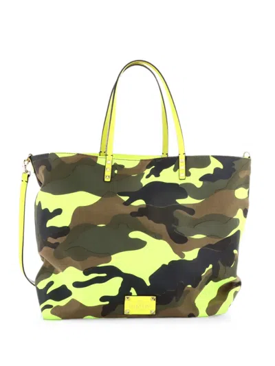 Pre-owned Valentino Garavani Rockstud Open Reversible Convertible Camo Nylon Medium Tote Bag In Green