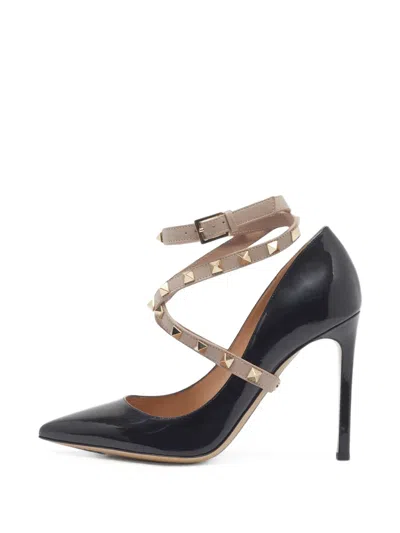 Pre-owned Valentino Garavani Rockstud Pointed-toe Pumps In Black