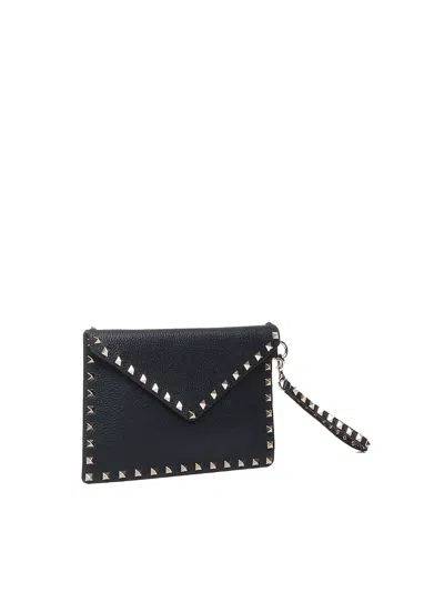Valentino Garavani Rockstud Pouch In Grained Calfskin In Black
