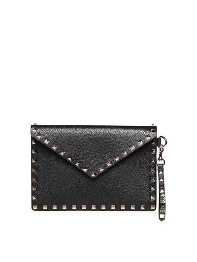 Valentino Garavani Rockstud Pouch In Grained Calfskin In Black