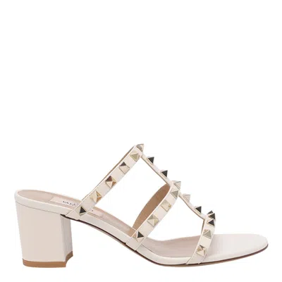 Valentino Garavani Rockstud Pump Sandals In White