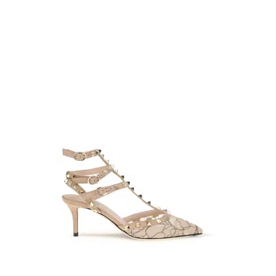 Valentino Garavani Rockstud Pumps In Neutral