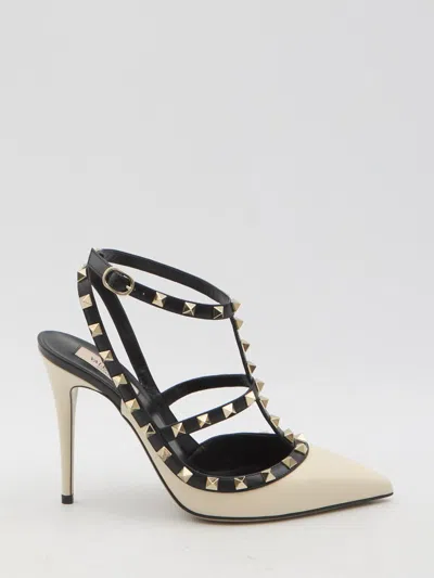 Valentino Garavani Rockstud Pumps In White