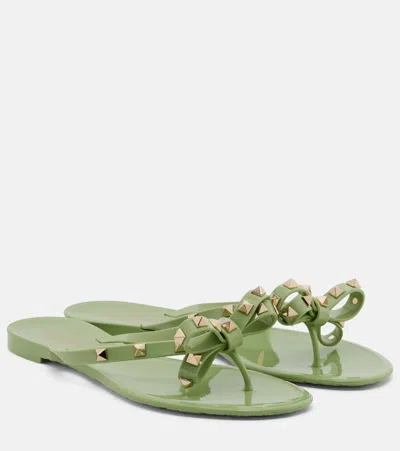 Valentino Garavani Rockstud Pvc Thong Sandals In Green