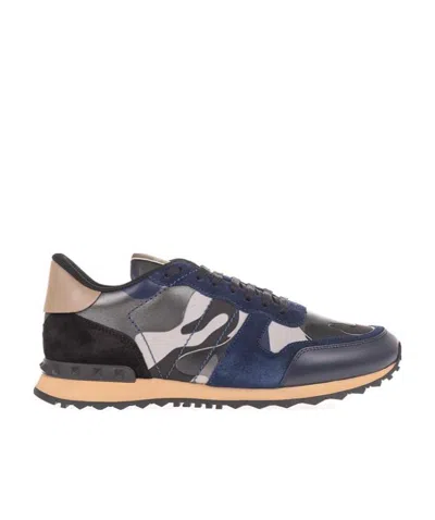 Valentino Garavani Rockstud Rockrunner Camouflage Sneakers In Black