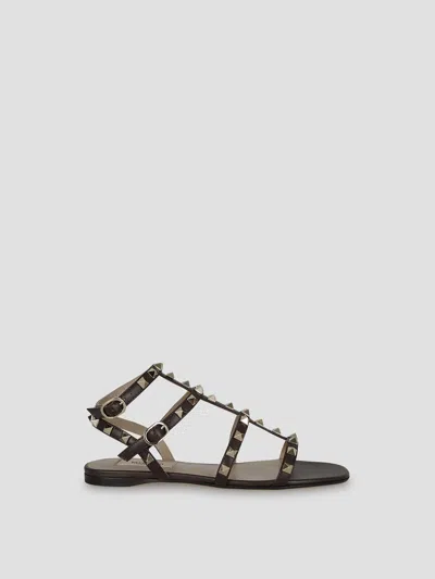 Valentino Garavani Valentino Rockstud Sandal Size 7 - Effortless Elegance In Black