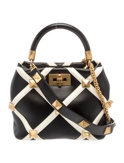 Pre-owned Valentino Garavani Rockstud Shoulder Bag In Black