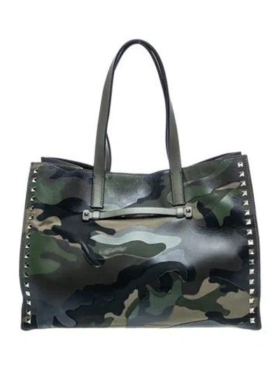 Pre-owned Valentino Garavani Rockstud Shoulder Bag In Green