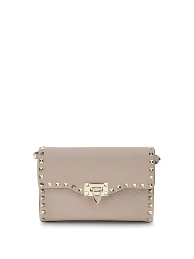 Valentino Garavani Rockstud Shoulder Bag In Pink