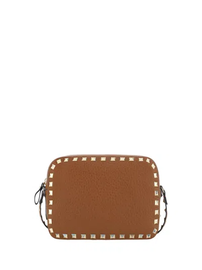 Valentino Garavani Rockstud Shoulder Bag In Tobacco