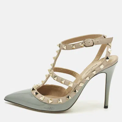 Pre-owned Valentino Garavani Rockstud Size 36 Beige/light Blue Leather And Patent Leather Pumps In Sand
