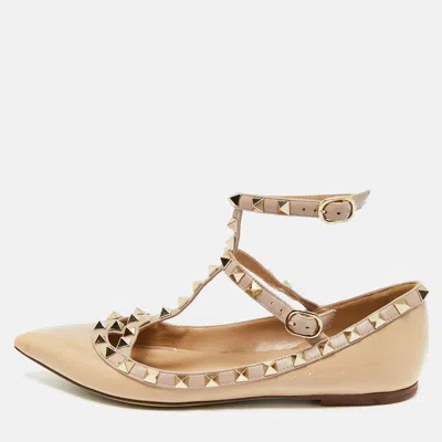 Pre-owned Valentino Garavani Rockstud Size 37 Beige Leather And Patent Leather Ballet Flats In Sand