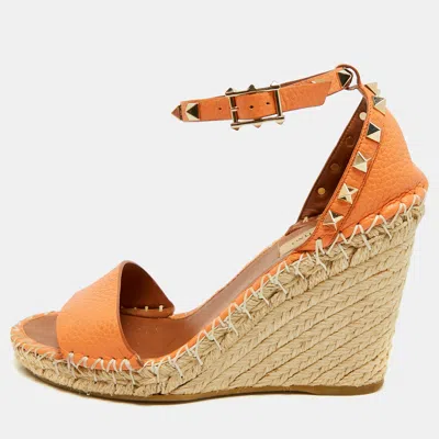 Pre-owned Valentino Garavani Rockstud Size 37 Orange Leather Wedge Sandals