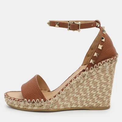 Pre-owned Valentino Garavani Rockstud Size 38 Brown Leather Ankle Strap Espadrille Wedge Sandals