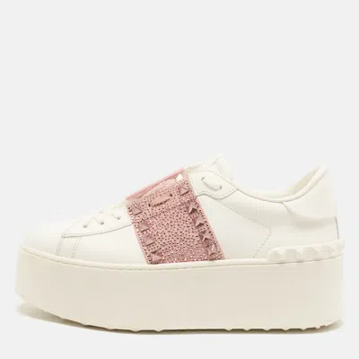 Pre-owned Valentino Garavani Rockstud Size 38 White/pink Leather Embellished Wedge Sneakers