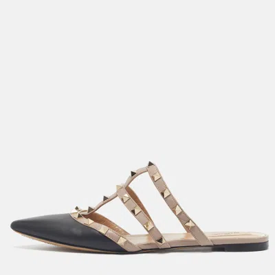 Pre-owned Valentino Garavani Rockstud Size 38.5 Black/beige Leather Pointed Toe Flat Mules
