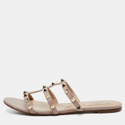 Pre-owned Valentino Garavani Rockstud Size 39 Beige Leather Flat Slide Sandals