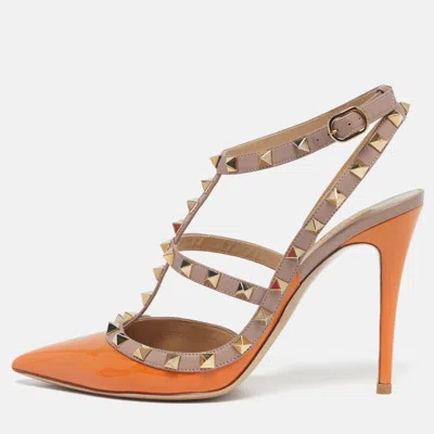 Pre-owned Valentino Garavani Rockstud Size 39 Beige/orange Leather And Patent Ankle Strap Pumps In Sand