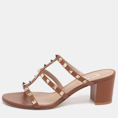 Pre-owned Valentino Garavani Rockstud Size 39 Brown Leather Slide Sandals