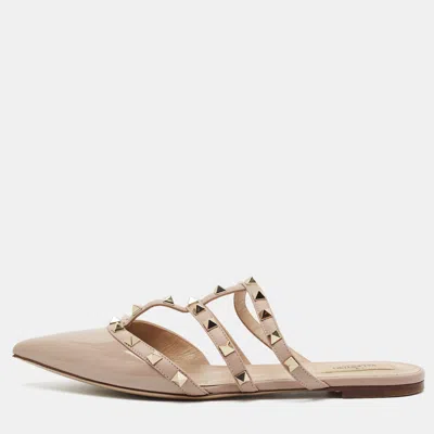 Pre-owned Valentino Garavani Rockstud Size 39 Poudre Leather And Patent Flat Mules In Pink