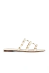 Valentino Garavani Leather Rockstud Sandals In Light Ivory