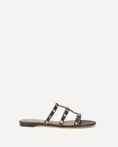 Valentino Garavani Sandalo Slider Rockstud In Brown