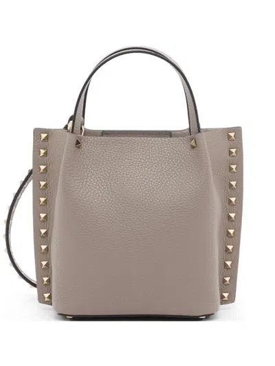 Valentino Garavani Rockstud 小牛皮小号购物袋 In Neutral