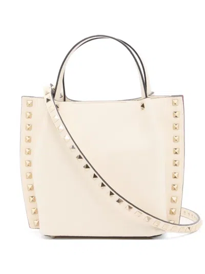 Valentino Garavani Rockstud 小牛皮小号购物袋 In Neutral