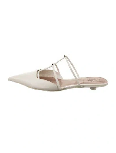 Pre-owned Valentino Garavani Rockstud Spike Leather Mules In Neutral