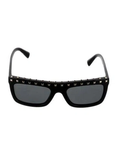 Pre-owned Valentino Rockstud Spike Wayfarer Sunglasses In Black