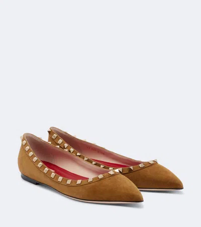 Valentino Garavani Rockstud Suede Ballet Flats In Sand