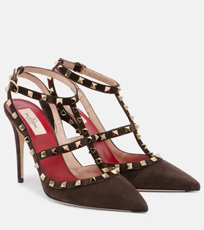 Valentino Garavani Rockstud Suede Pumps In Brown