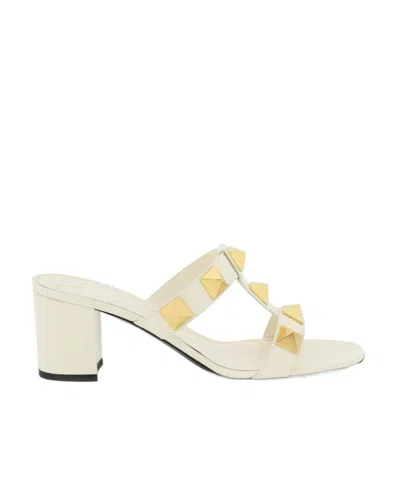 Valentino Garavani Valentino Roman Stud 60 Leather Sandal In Beige