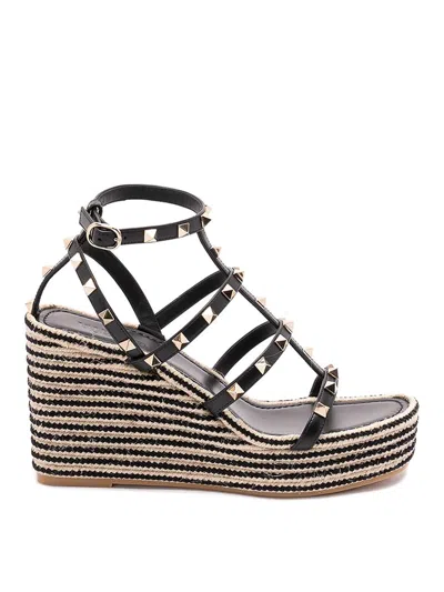 Valentino Garavani Rockstud Torchon Wedge Espadrillas In Black