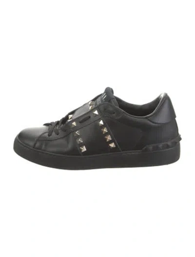 Pre-owned Valentino Garavani Rockstud Trainers Sneakers In Black