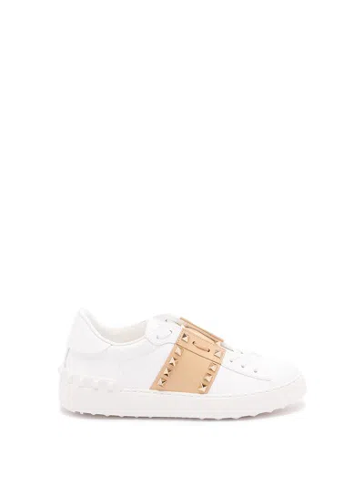 Valentino Garavani Rockstud Embellished Low-top Sneakers In White