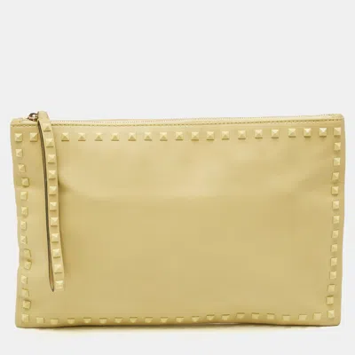 Pre-owned Valentino Garavani Rockstud Yellow Leather Wristlet Clutch
