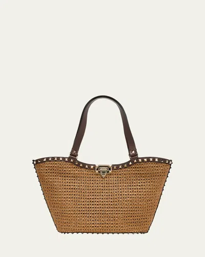 Valentino Garavani Rockstuds Small Raffia Garden Tote Bag In Tobacco Cacao